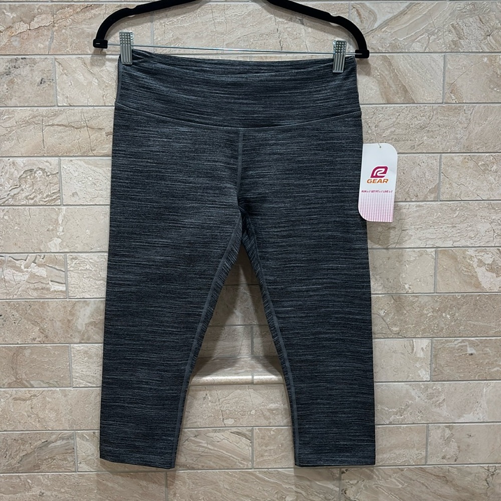 ROAD RUNNER Sports Gear Leg Up Capri ll Tights Heathered Gray Size Medium